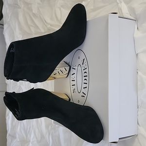 Steve Madden Black Suede Zip-up Ankle Boots  Size 7.5M